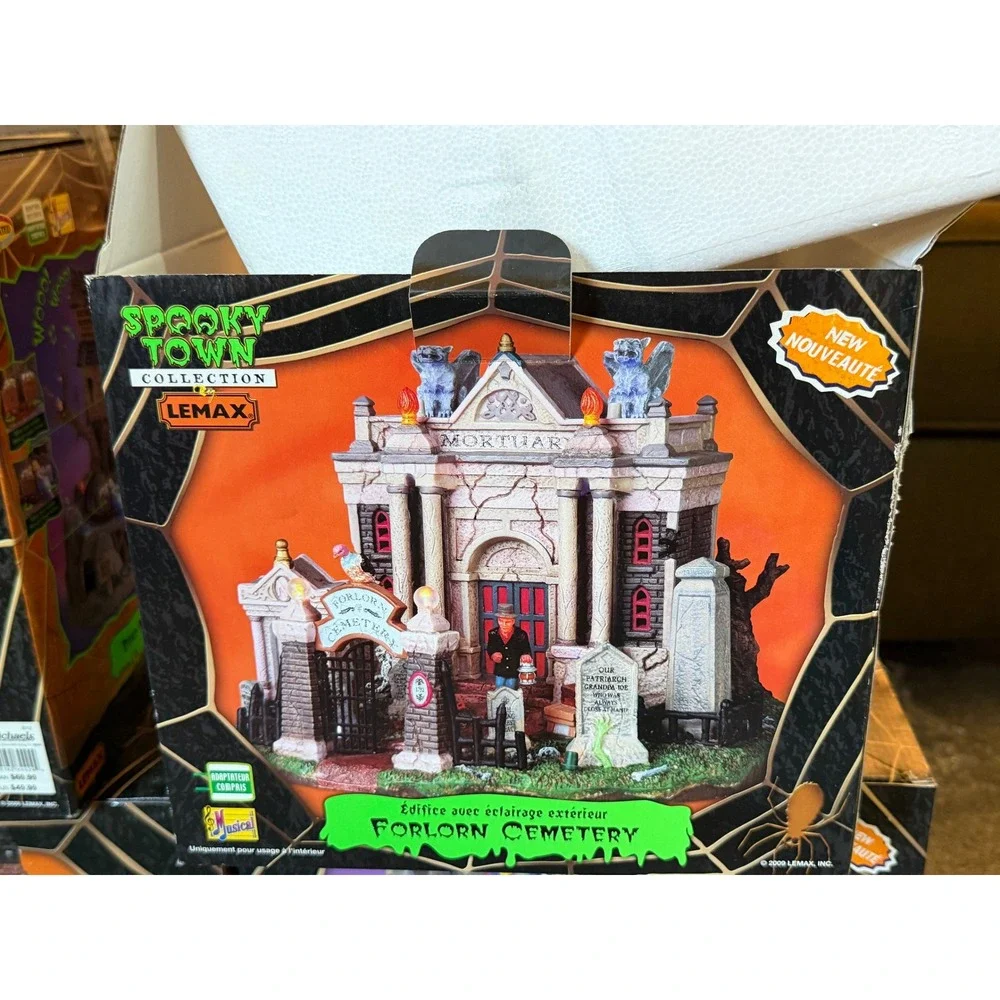 Lemax Spooky Town Forlorn Cemetery Music Lights Halloween 95839 READ DESCRIPTION